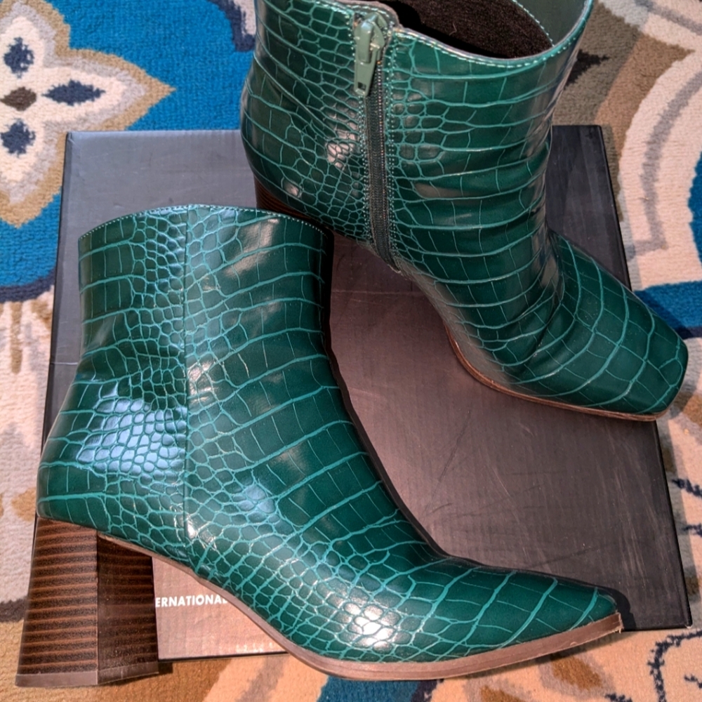 Green Croc Low Boots
